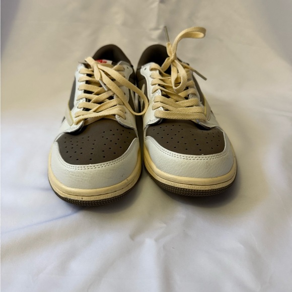 Used Travis Scott Reverse Mocha Size 11